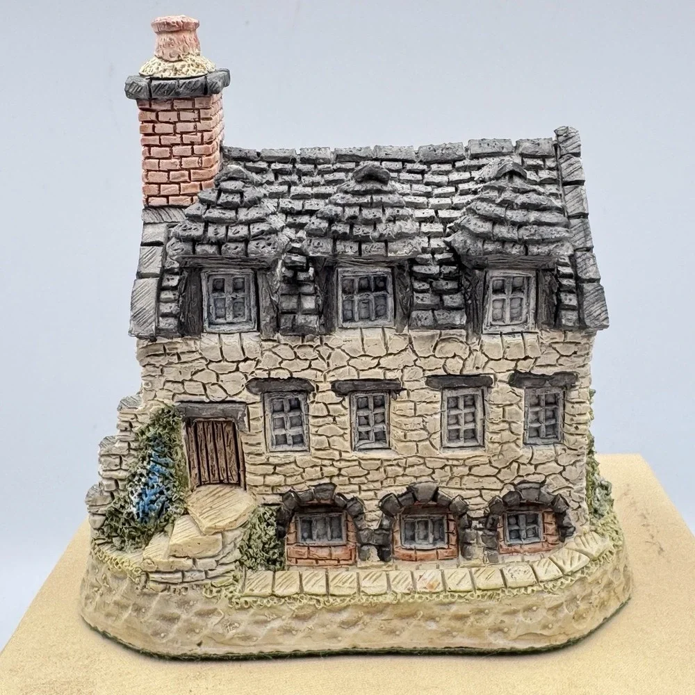 David Winter Cottages British Traditions Burns Reading Room January‎ Box & COA